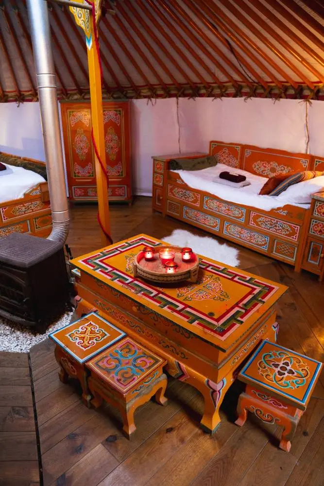 Yourte mongole Chez Sébìn yourte gîte cabane perchée logement insolite Hautes-Pyrénées