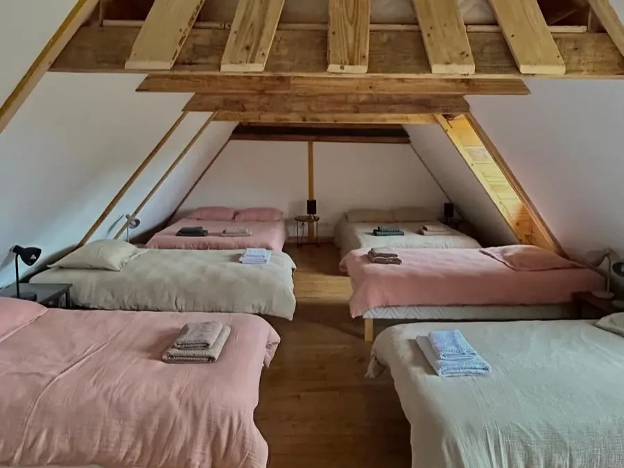 Lit double Chez Sébìn gîte Hautes-Pyrénées